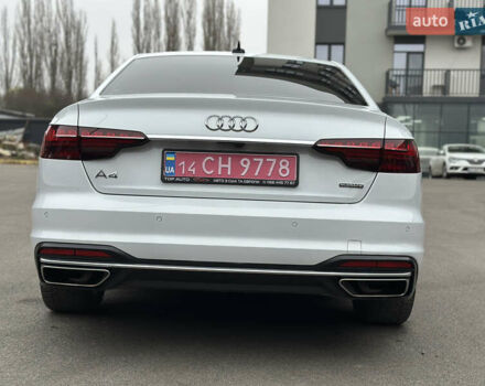 Белый Ауди А4, объемом двигателя 2 л и пробегом 22 тыс. км за 30000 $, фото 4 на Automoto.ua