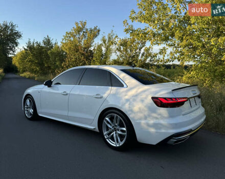 Белый Ауди А4, объемом двигателя 2 л и пробегом 22 тыс. км за 34900 $, фото 4 на Automoto.ua