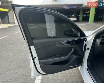 Білий Ауді А4, об'ємом двигуна 2 л та пробігом 47 тис. км за 30990 $, фото 14 на Automoto.ua