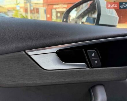 Белый Ауди А4, объемом двигателя 2 л и пробегом 47 тыс. км за 40900 $, фото 12 на Automoto.ua