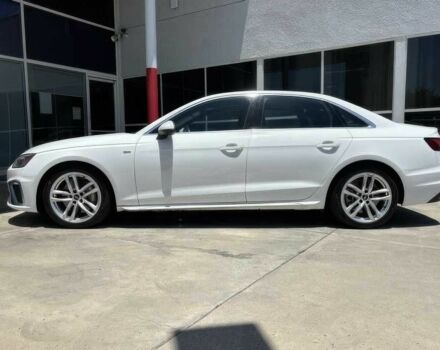 Белый Ауди А4, объемом двигателя 2 л и пробегом 22 тыс. км за 15000 $, фото 3 на Automoto.ua