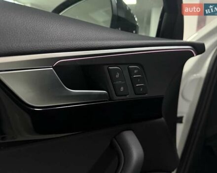 Белый Ауди А4, объемом двигателя 2 л и пробегом 18 тыс. км за 35500 $, фото 9 на Automoto.ua