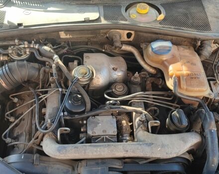 Белый Ауди А4, объемом двигателя 2.5 л и пробегом 300 тыс. км за 2200 $, фото 7 на Automoto.ua