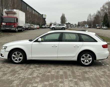 Белый Ауди А4, объемом двигателя 2 л и пробегом 340 тыс. км за 4250 $, фото 1 на Automoto.ua