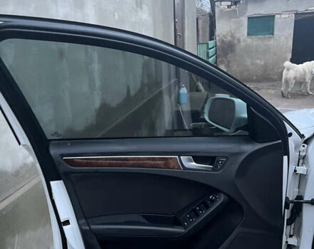 Белый Ауди А4, объемом двигателя 2 л и пробегом 267 тыс. км за 9000 $, фото 10 на Automoto.ua