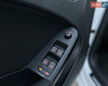 Белый Ауди А4, объемом двигателя 1.8 л и пробегом 227 тыс. км за 9300 $, фото 24 на Automoto.ua