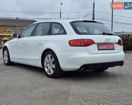 Білий Ауді А4, об'ємом двигуна 2 л та пробігом 233 тис. км за 8900 $, фото 6 на Automoto.ua