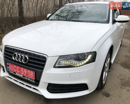 Белый Ауди А4, объемом двигателя 2 л и пробегом 210 тыс. км за 9500 $, фото 5 на Automoto.ua
