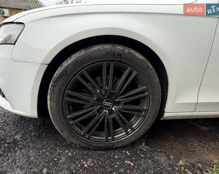 Белый Ауди А4, объемом двигателя 2 л и пробегом 261 тыс. км за 11300 $, фото 5 на Automoto.ua