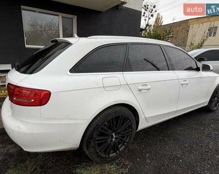 Белый Ауди А4, объемом двигателя 2 л и пробегом 261 тыс. км за 11300 $, фото 2 на Automoto.ua