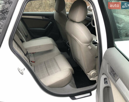 Белый Ауди А4, объемом двигателя 2 л и пробегом 210 тыс. км за 9500 $, фото 9 на Automoto.ua