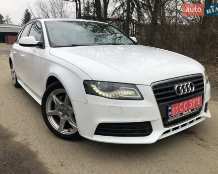 Белый Ауди А4, объемом двигателя 2 л и пробегом 210 тыс. км за 9500 $, фото 4 на Automoto.ua