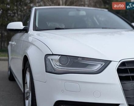 Белый Ауди А4, объемом двигателя 2 л и пробегом 266 тыс. км за 10999 $, фото 3 на Automoto.ua