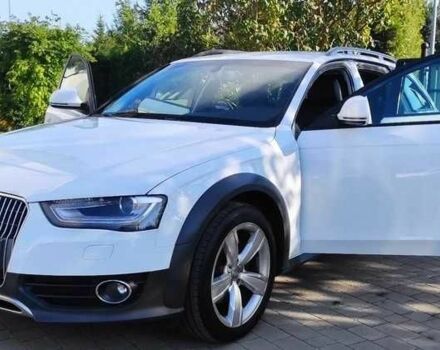 Білий Ауді А4, об'ємом двигуна 2 л та пробігом 123 тис. км за 8950 $, фото 4 на Automoto.ua