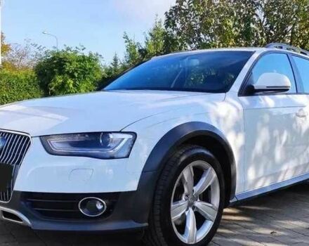 Білий Ауді А4, об'ємом двигуна 2 л та пробігом 123 тис. км за 8950 $, фото 6 на Automoto.ua