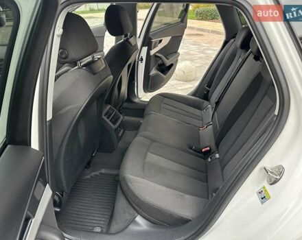 Ауді А4 2017 у Києві на Automoto.ua Білий Ауді А4, об'ємом двигуна 2 л та пробігом 227 тис. км за 16333 $, фото 15 на Automoto.ua