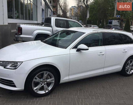 Ауді А4 2017 у Києві на Automoto.ua Білий Ауді А4, об'ємом двигуна 1.97 л та пробігом 270 тис. км за 14800 $, фото 1 на Automoto.ua