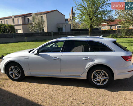 Белый Ауди А4, объемом двигателя 1.97 л и пробегом 148 тыс. км за 25000 $, фото 3 на Automoto.ua