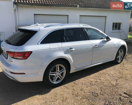 Белый Ауди А4, объемом двигателя 1.97 л и пробегом 148 тыс. км за 25000 $, фото 13 на Automoto.ua