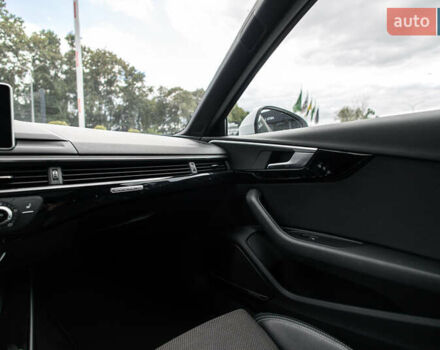 Белый Ауди А4, объемом двигателя 2 л и пробегом 175 тыс. км за 27990 $, фото 7 на Automoto.ua