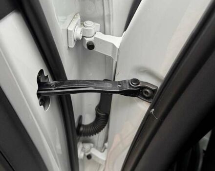 Белый Ауди А4, объемом двигателя 1.98 л и пробегом 12 тыс. км за 35000 $, фото 44 на Automoto.ua