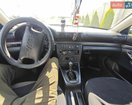 Білий Ауді А4, об'ємом двигуна 1.8 л та пробігом 400 тис. км за 3100 $, фото 1 на Automoto.ua