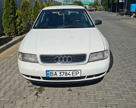 Белый Ауди А4, объемом двигателя 1.78 л и пробегом 400 тыс. км за 2800 $, фото 1 на Automoto.ua