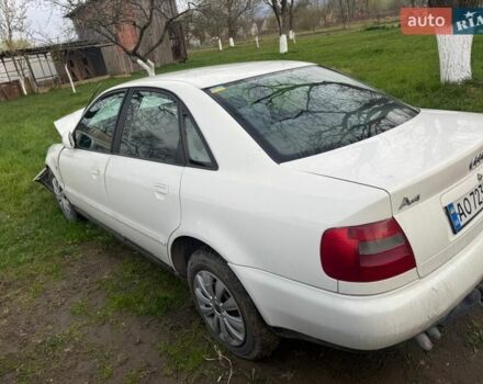 Белый Ауди А4, объемом двигателя 1.9 л и пробегом 300 тыс. км за 1000 $, фото 1 на Automoto.ua