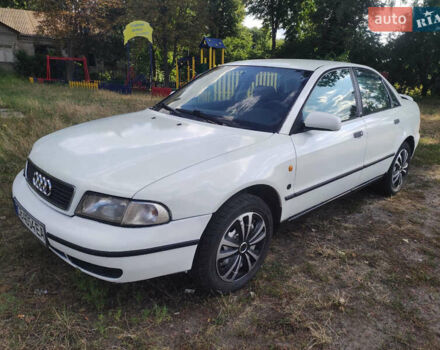 Белый Ауди А4, объемом двигателя 1.78 л и пробегом 270 тыс. км за 2200 $, фото 1 на Automoto.ua