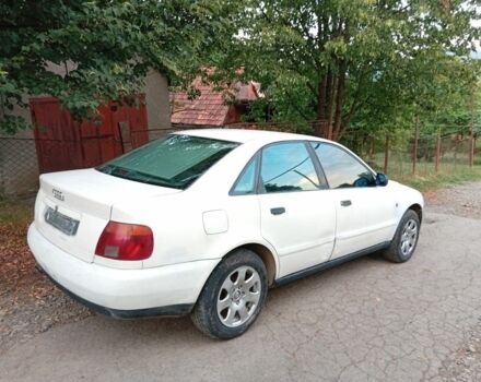 Білий Ауді А4, об'ємом двигуна 1.8 л та пробігом 327 тис. км за 650 $, фото 1 на Automoto.ua