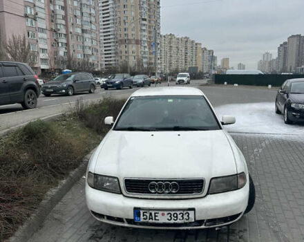 Белый Ауди А4, объемом двигателя 1.9 л и пробегом 330 тыс. км за 1200 $, фото 1 на Automoto.ua