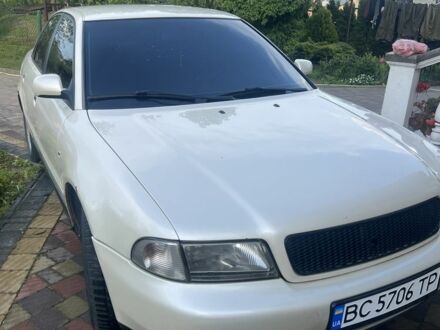 Ауди А4 1997 в Львове на Automoto.ua Белый Ауди А4, объемом двигателя 1.8 л и пробегом 270 тыс. км за 3150 $, фото 1 на Automoto.ua