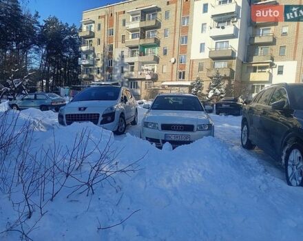 Белый Ауди А4, объемом двигателя 2.5 л и пробегом 400 тыс. км за 4600 $, фото 1 на Automoto.ua
