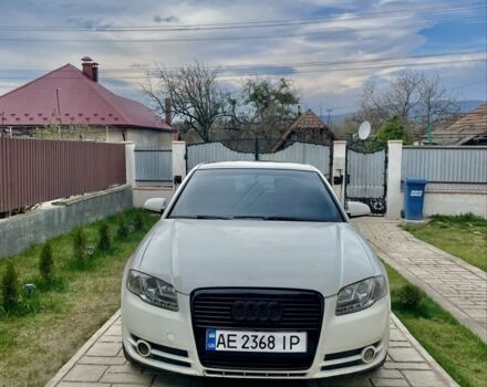 Белый Ауди А4, объемом двигателя 1.6 л и пробегом 300 тыс. км за 3800 $, фото 1 на Automoto.ua