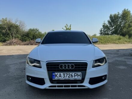 Белый Ауди А4, объемом двигателя 2 л и пробегом 304 тыс. км за 8500 $, фото 1 на Automoto.ua