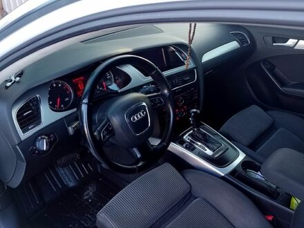 Ауді А4 2008 у Києві на Automoto.ua Білий Ауді А4, об'ємом двигуна 1.8 л та пробігом 290 тис. км за 9000 $, фото 1 на Automoto.ua