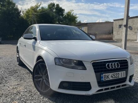 Білий Ауді А4, об'ємом двигуна 1.8 л та пробігом 292 тис. км за 8000 $, фото 1 на Automoto.ua