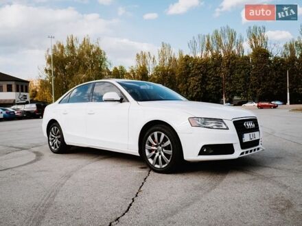 Белый Ауди А4, объемом двигателя 2 л и пробегом 233 тыс. км за 10500 $, фото 1 на Automoto.ua