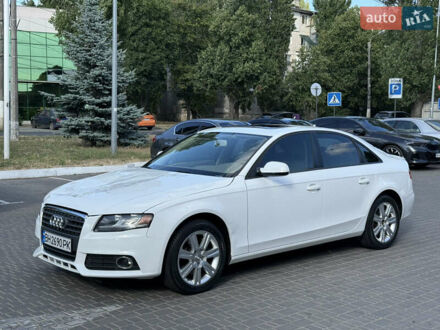 Ауди А4 2009 в Одессе на Automoto.ua Белый Ауди А4, объемом двигателя 2 л и пробегом 180 тыс. км за 6700 $, фото 1 на Automoto.ua