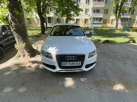 Ауди А4 2010 в Черкассах на Automoto.ua Белый Ауди А4, объемом двигателя 2.01 л и пробегом 270 тыс. км за 9500 $, фото 1 на Automoto.ua
