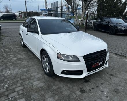 Белый Ауди А4, объемом двигателя 2 л и пробегом 220 тыс. км за 9800 $, фото 1 на Automoto.ua