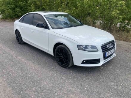 Белый Ауди А4, объемом двигателя 2 л и пробегом 225 тыс. км за 8900 $, фото 1 на Automoto.ua