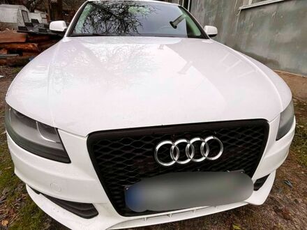 Белый Ауди А4, объемом двигателя 2 л и пробегом 195 тыс. км за 9000 $, фото 1 на Automoto.ua