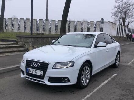 Белый Ауди А4, объемом двигателя 2 л и пробегом 240 тыс. км за 8200 $, фото 1 на Automoto.ua
