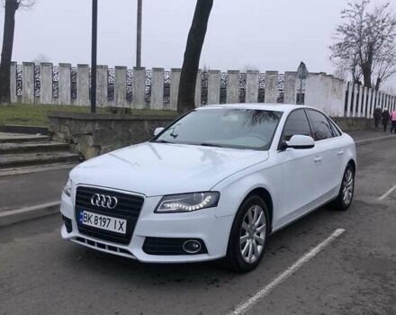 Белый Ауди А4, объемом двигателя 2 л и пробегом 240 тыс. км за 8200 $, фото 1 на Automoto.ua