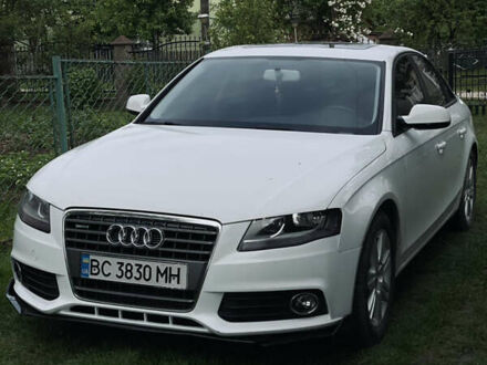 Ауді А4 2011 у Трускавце на Automoto.ua Білий Ауді А4, об'ємом двигуна 2 л та пробігом 165 тис. км за 10500 $, фото 1 на Automoto.ua