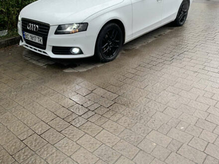 Белый Ауди А4, объемом двигателя 2 л и пробегом 99 тыс. км за 10900 $, фото 1 на Automoto.ua