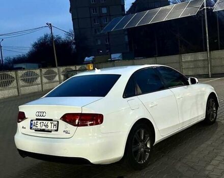 Белый Ауди А4, объемом двигателя 2 л и пробегом 208 тыс. км за 8000 $, фото 1 на Automoto.ua