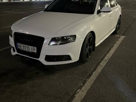 Ауді А4 2011 у Дніпро (Дніпропетровську) на Automoto.ua Білий Ауді А4, об'ємом двигуна 1.8 л та пробігом 260 тис. км за 10900 $, фото 1 на Automoto.ua