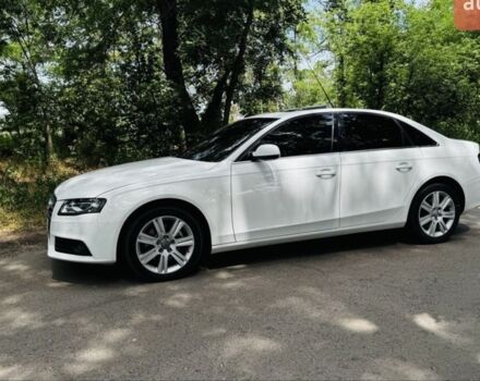 Белый Ауди А4, объемом двигателя 2 л и пробегом 321 тыс. км за 10700 $, фото 1 на Automoto.ua